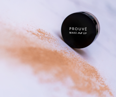Prouvé Matte Skin – 100% minerálny púder a sypký podkladový krém