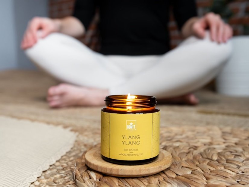 BEWIT Sójová sviečka Ylang-ylang (100 g) – Kvetinová zmyselnosť a vnútorný pokoj